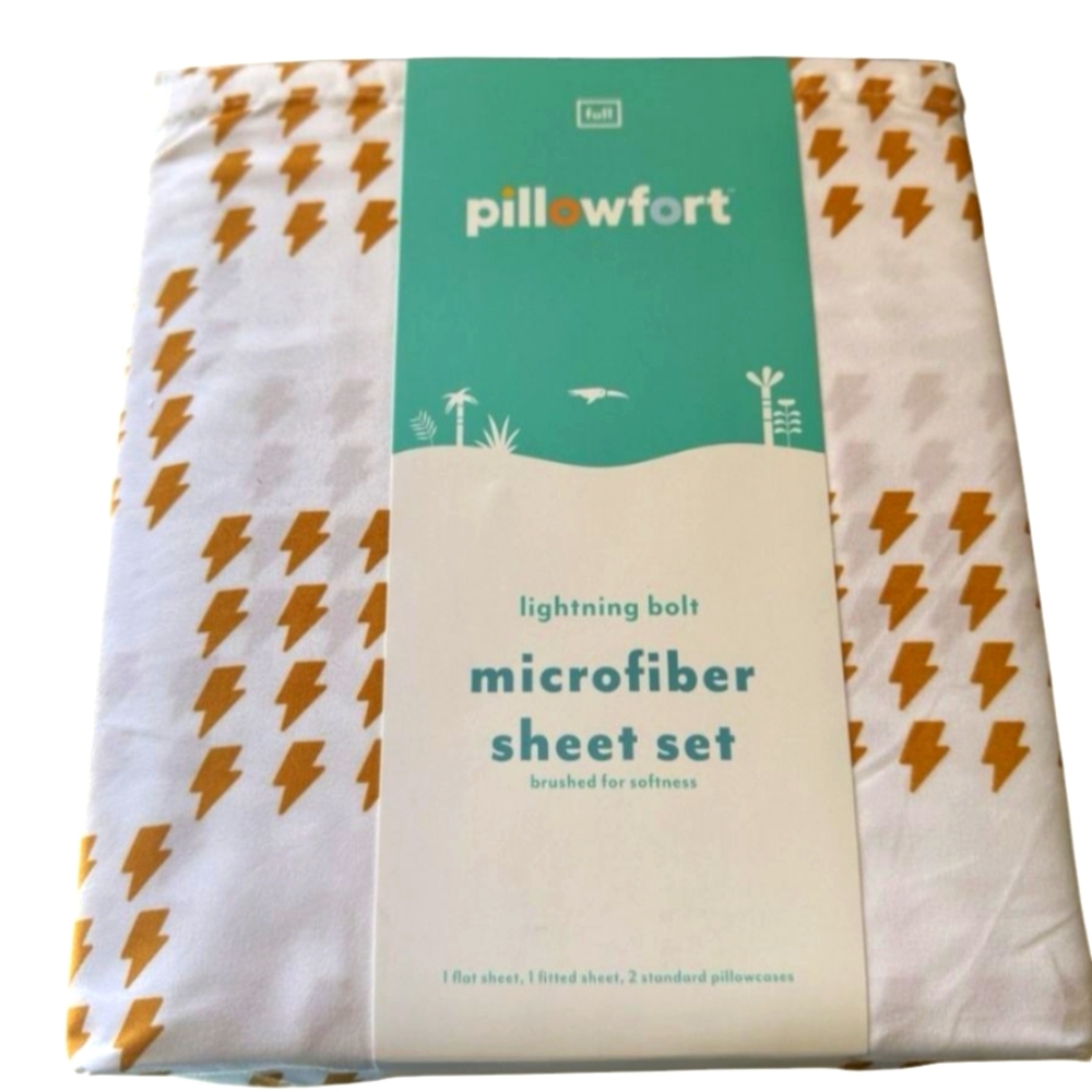 Pillowfort White and Gold Lightning Bolt Microfiber Sheet Set